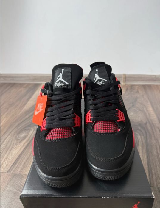 Air Jordan 4 Red • Size 41 • 450 lei