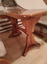 Продам деревянный стол и две скамейки