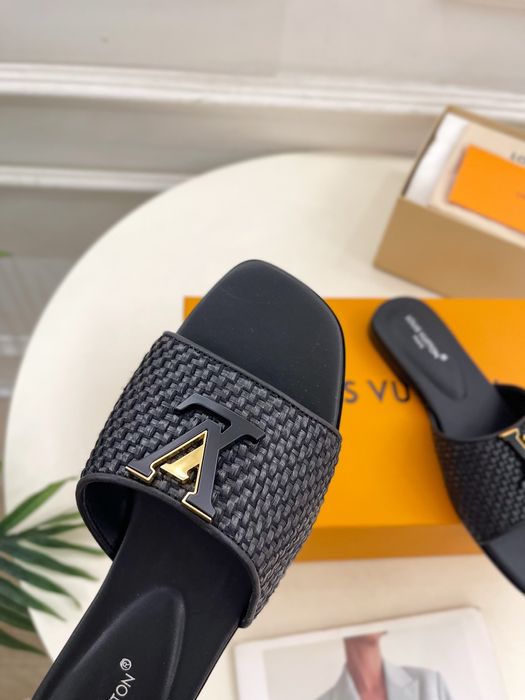 Papuci Louis Vuitton, tip Premium