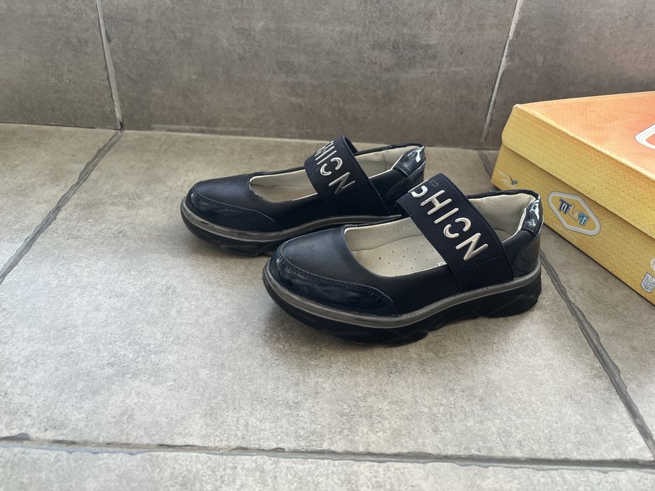 Детские туфли