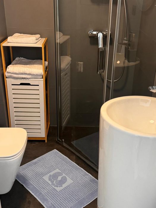 Inchiriez apartament 2 camere in regim hotelier