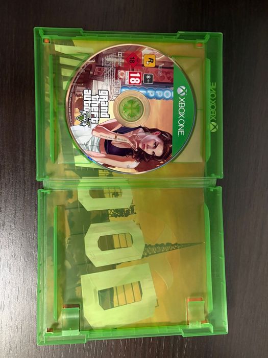Vand joc GTA V Premium Edition