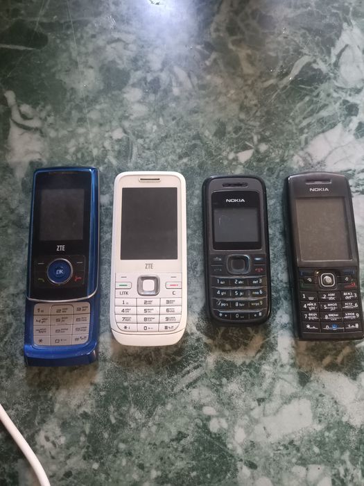 Сотовые телефоны продам