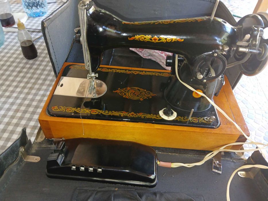 Masina de cusut electrica ruseasca impecabila