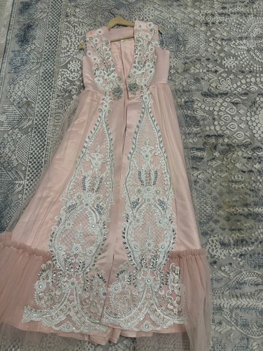 Женское красивое платье