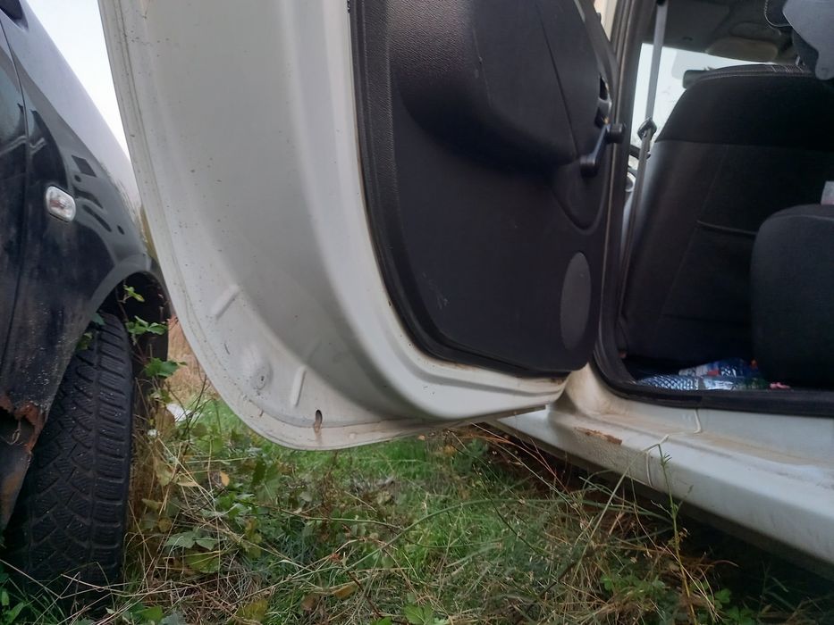 Usa Logan Mcv Usi stanga dreapta stanga 1.5dci euro5 fata spate alb