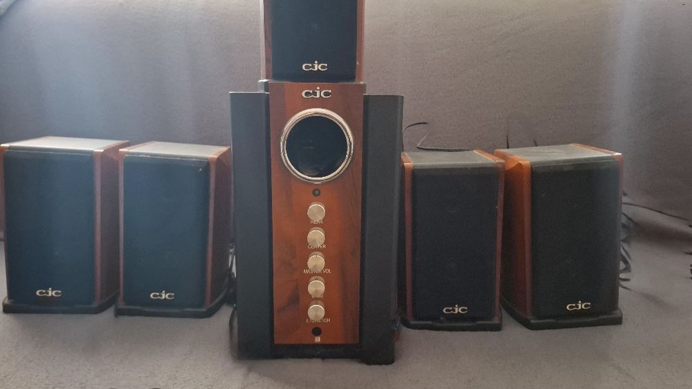 Sistem audio 5.1 CJC – Sunet puternic și clar pentru muzică și filme!