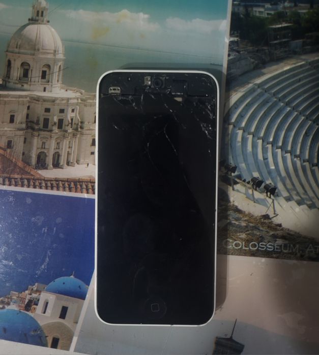 Iphone 5s на запчасти(сломан дисплей)