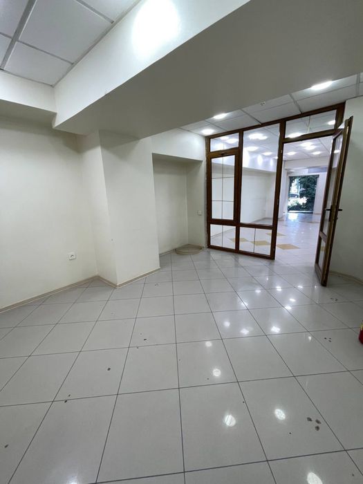 Ц-2 Шахрисабзская | 93кв - нежилое помещение вдоль дороги Аренда