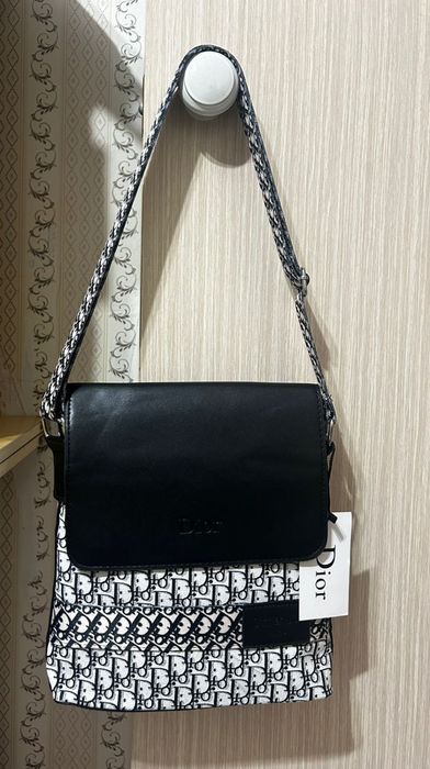 Оригинальная барсетка от диор