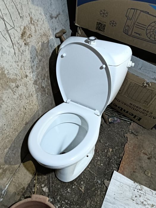 Продам унитаз,состояние буу