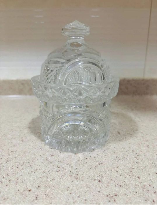 Конфетница,хрусталь,hrustal chehiya idish,kristall,holati ideal