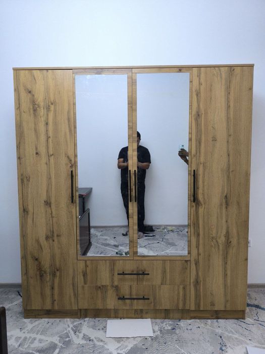 Shkaf sotiladi 990 metri Aksiya narxlarda