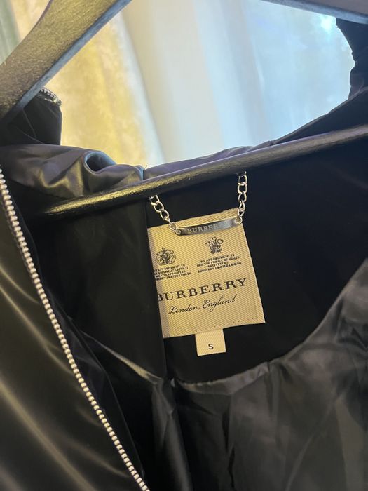 Geaca Burberry,noua cu eticheta