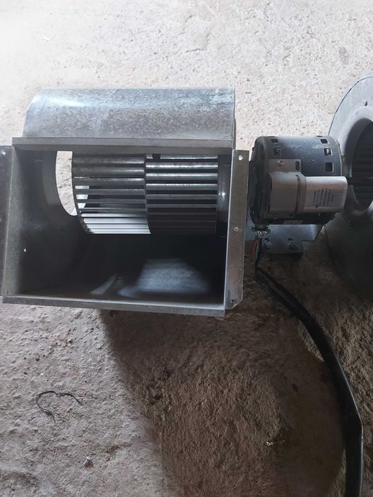 Vand 2 buc ventilatoare ventiloconvectoare cu placile electronice.