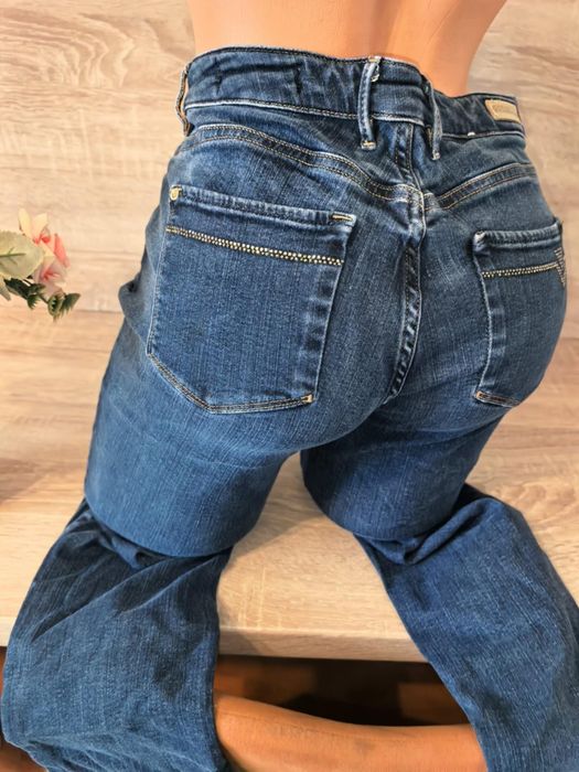 Blugi GUESS mărimea M