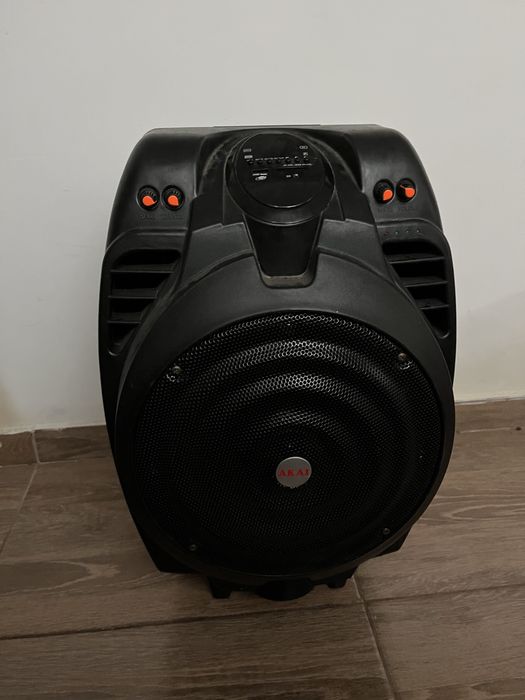 Vand boxa akai x10