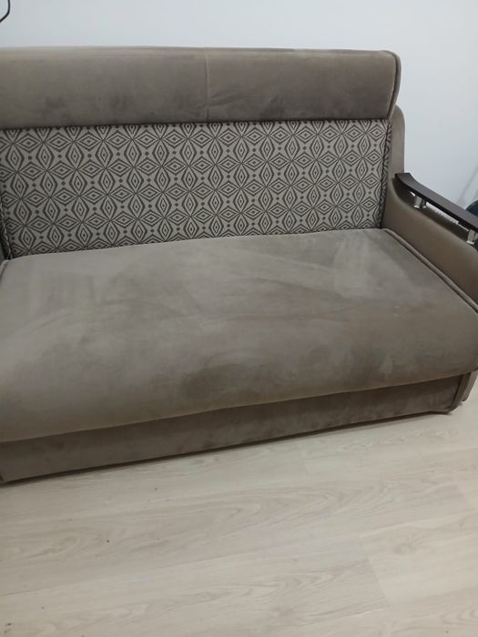 Canapea 2 locuri si fotoliu