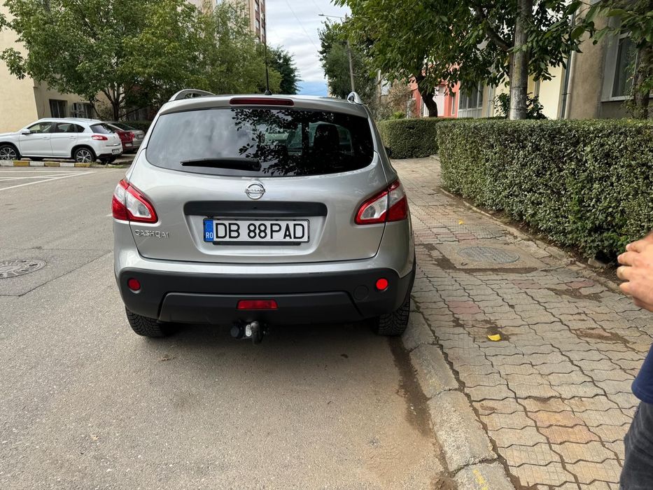 Nissan Qashqai j10 2012