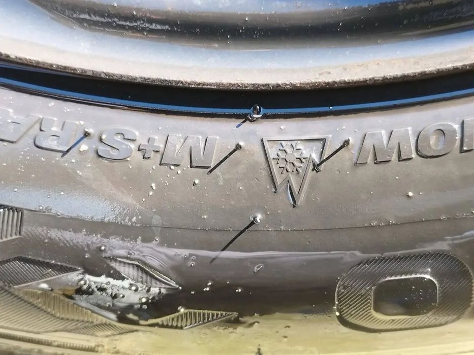 Anvelope de vânzare