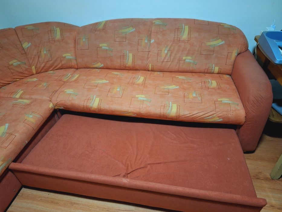 Vând colțar cu canapea