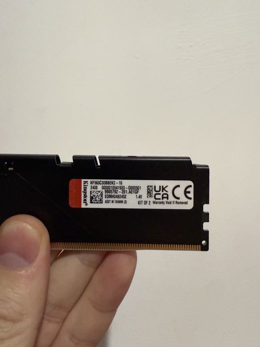 Vând RAM Kingston Fury 16GB (2x8GB) 6000MHz