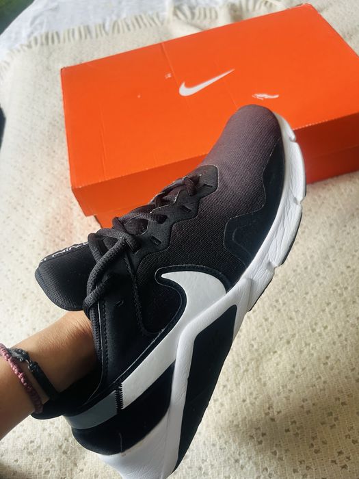 Маратонки Nike 44 номер