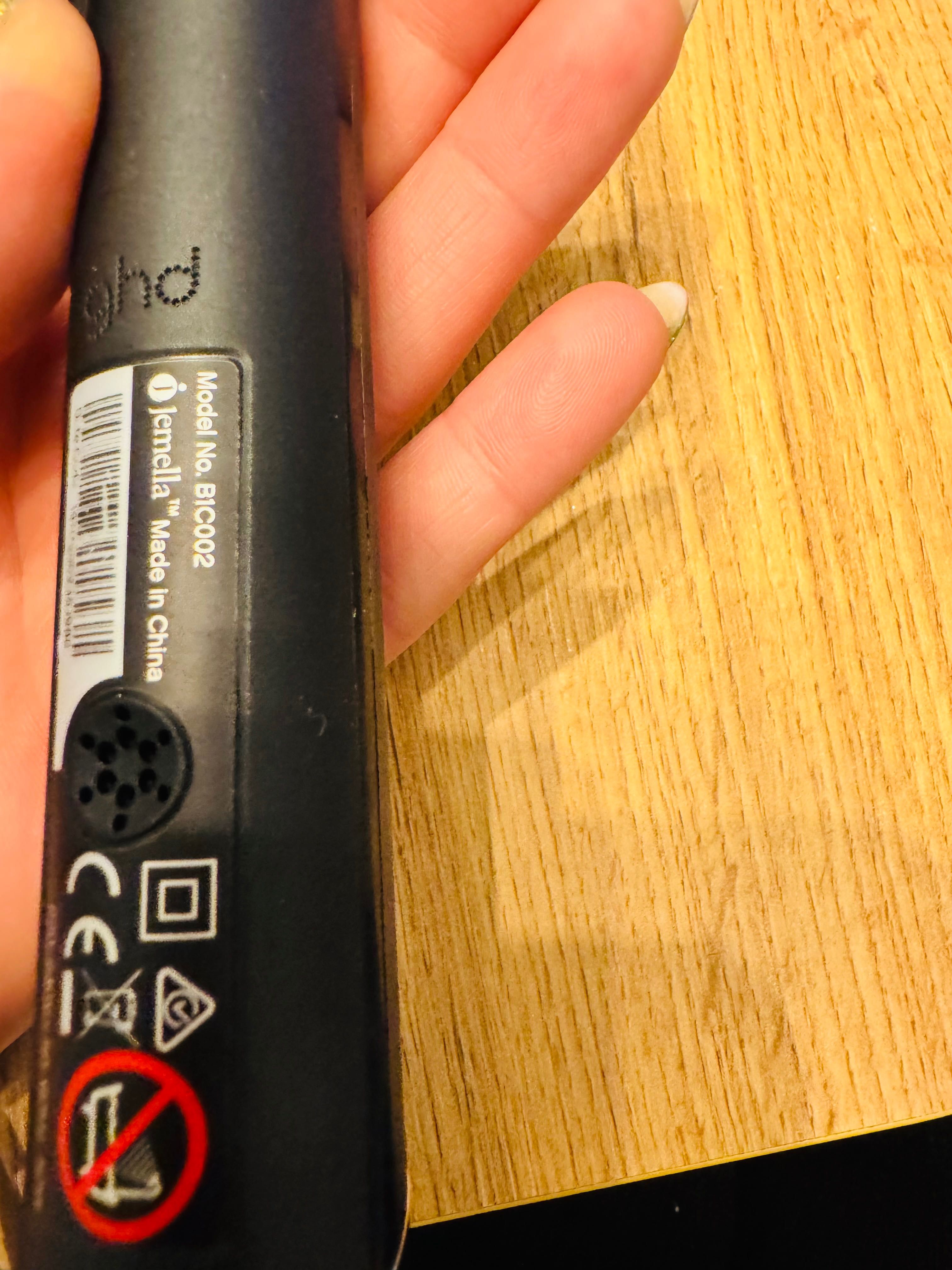 Четка за изправяне на коса.  GHD Glide