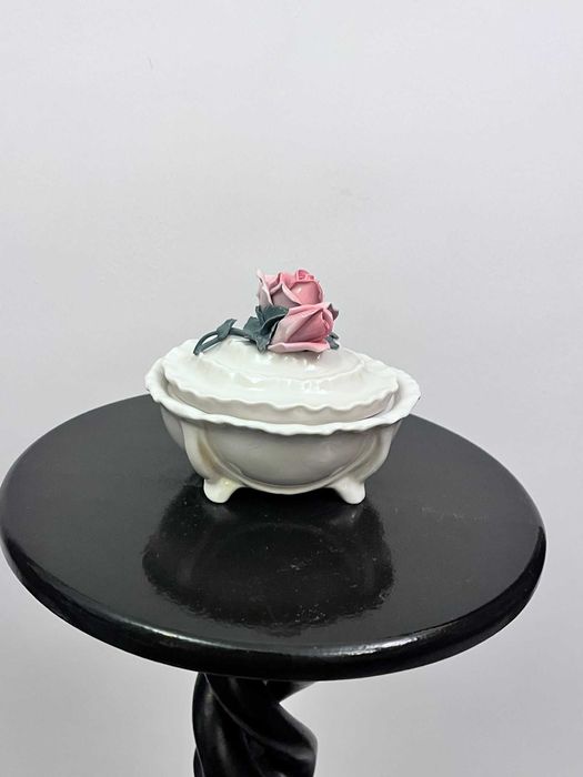 Caseta portelan veche marcata KARL ENS w germania bibelou bibelouri