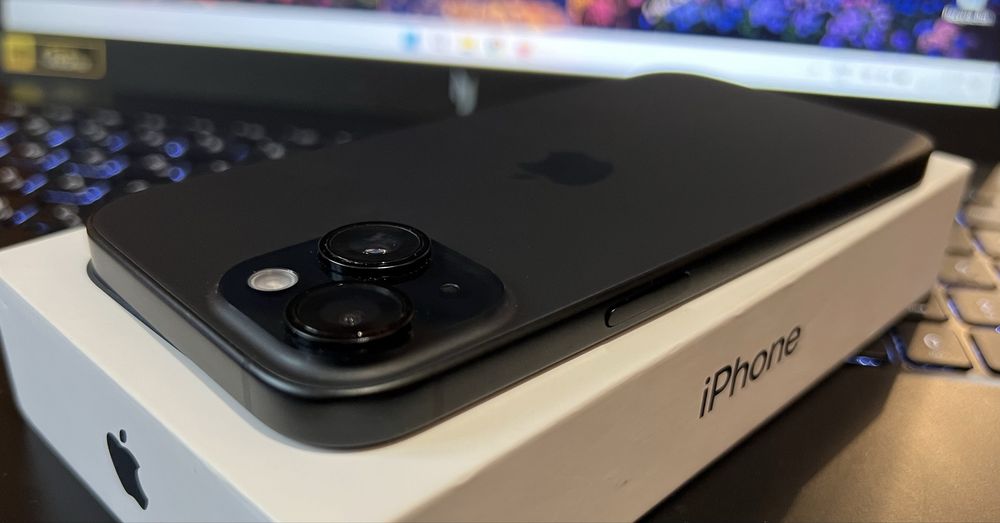Като нов!! iPhone 15 / black / 512 gb