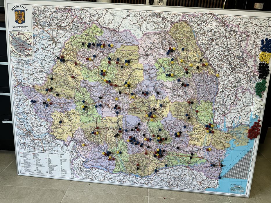 Hartă magnetică România cu ramă de aluminiu realizată pe comandă