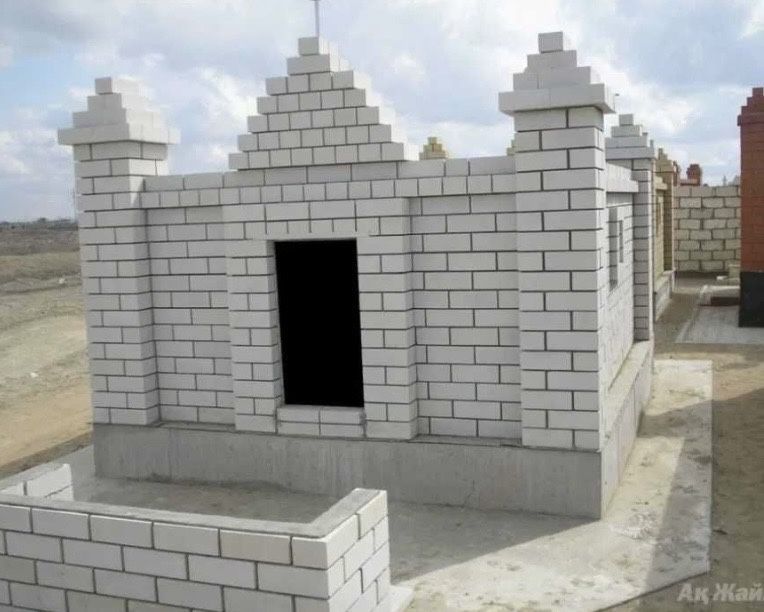 Бейіт көтеру, фундамент құю.