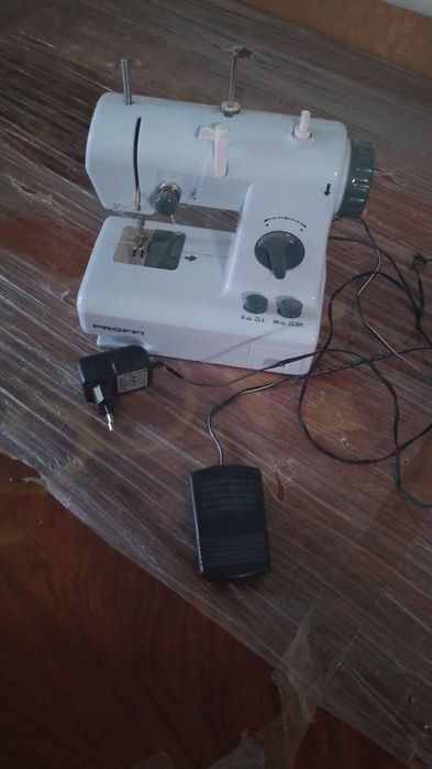 Мини швейная машина продаётся