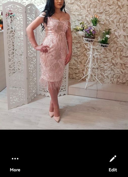 Vând rochițe elegante