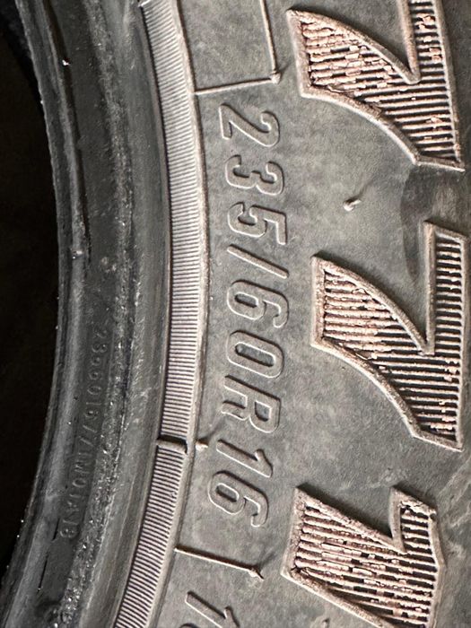 Продам резину Maxxis 235/60/R16