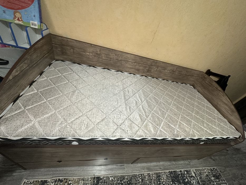 Кровати продаются