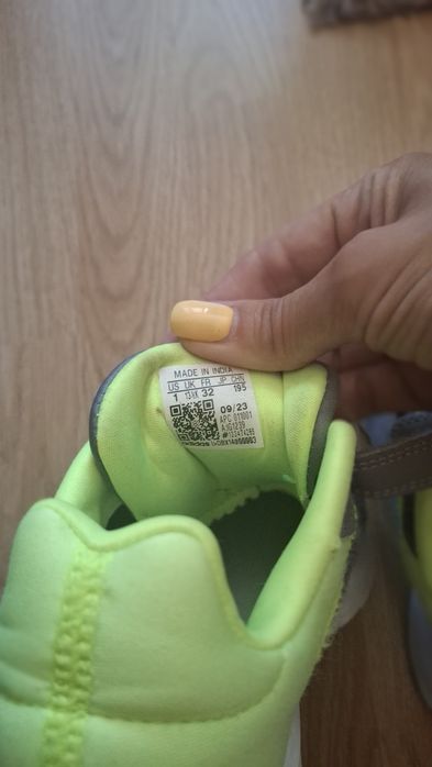 Маратонки Адидас н. 32