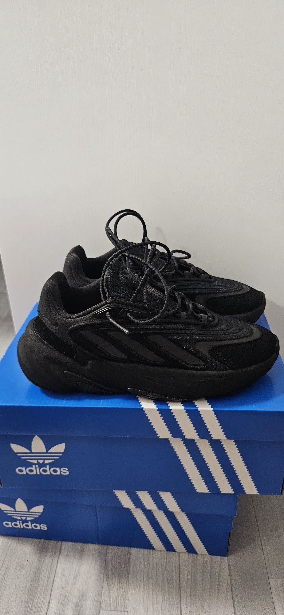 кроссовки adidas