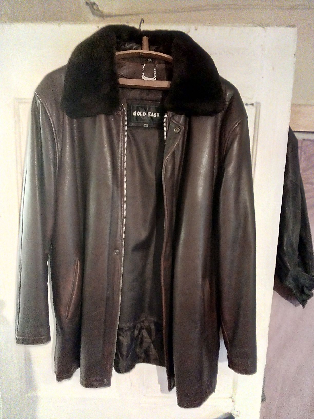 Продам кожаную куртку (зима)