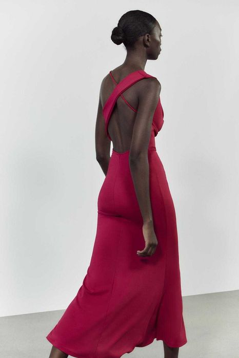 Нова Zara Стил и класа  , размер S,L  с ефектен гръб цена 39 !