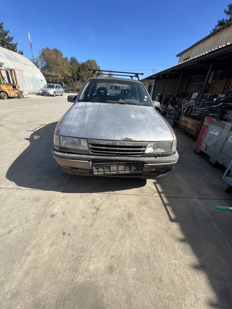 Opel Vectra A 2.0  НА ЧАСТИ
