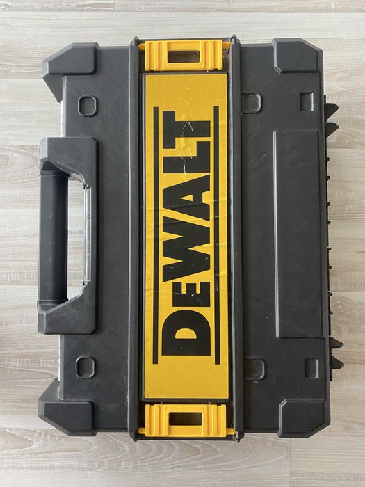 Винтоверт dewalt