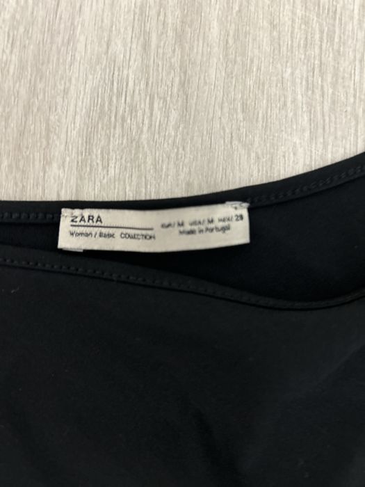 2 body-uri Zara, mar M: unul negru si unul rosu