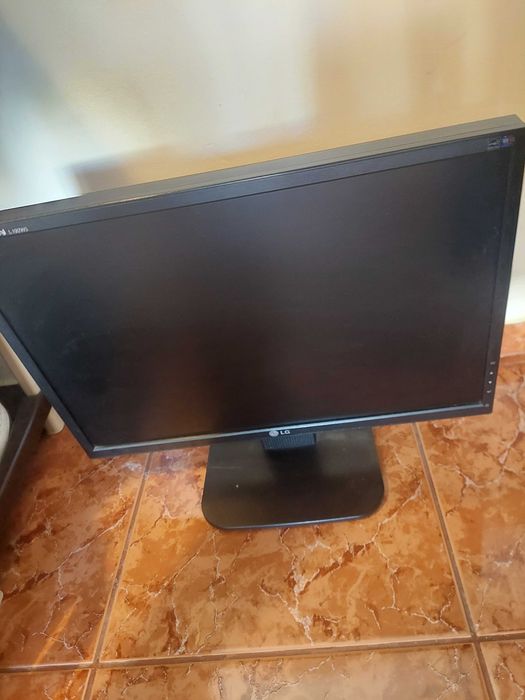 3x Monitor Dell 22 inch + bonus