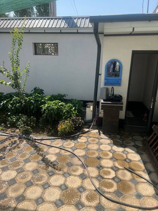 Продаётся участка своя 5ком 2соток Бектемир. После поста.