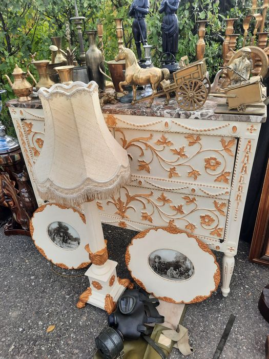 Obiecte vechi de vânzare