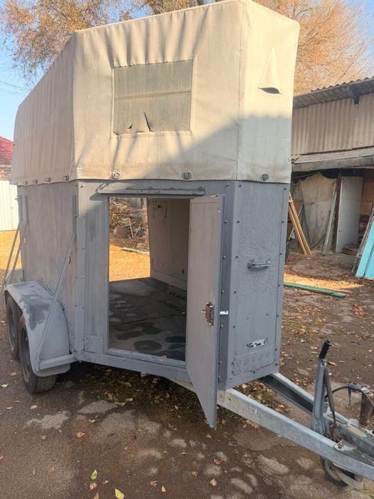 Прицеп коневозка Германия