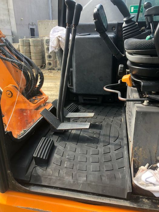 Excavator senile Hanix(Kubota) an 2014,  5.5T