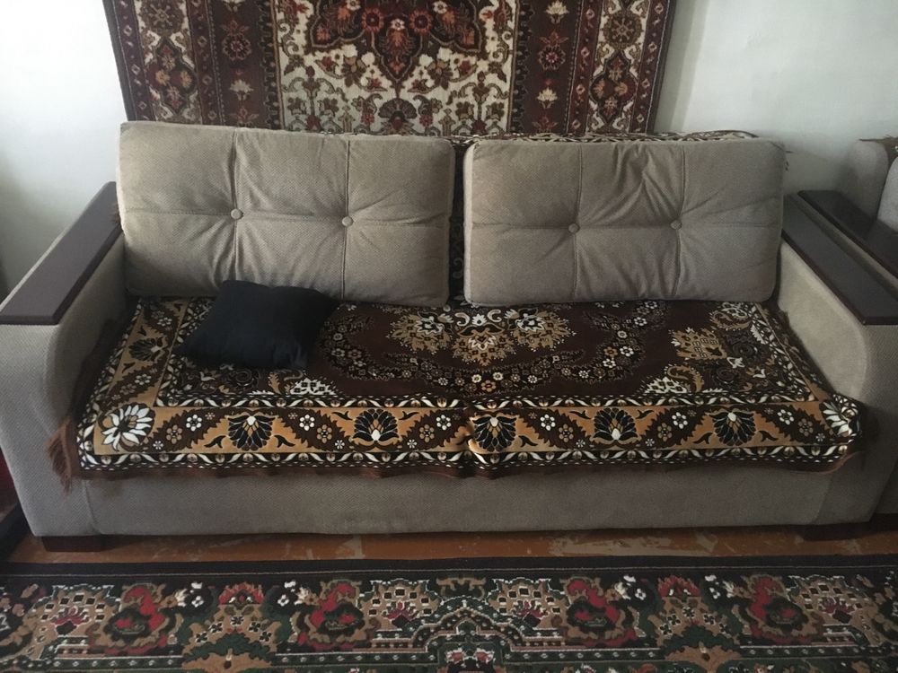 Продается диван и кресла