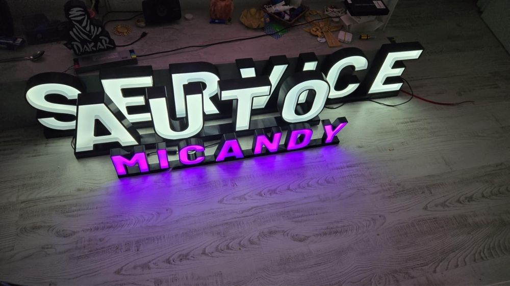 Reclame Litere volumetrice RGB colorate 360 de moduri